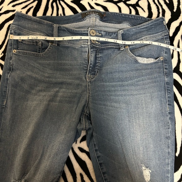 TORRID premium sz 16Tall stretch bootcut/flare jeans. - Picture 7 of 8